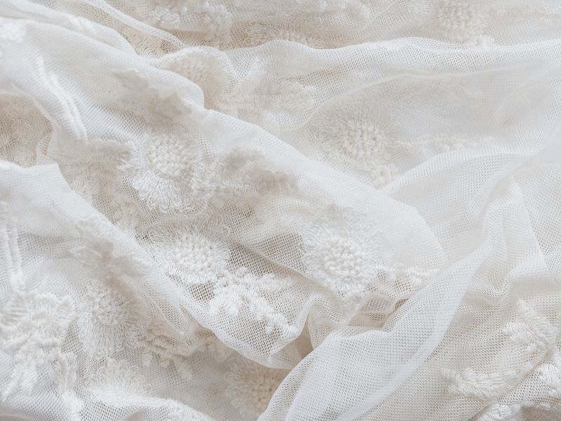 בד תחרה שקוף